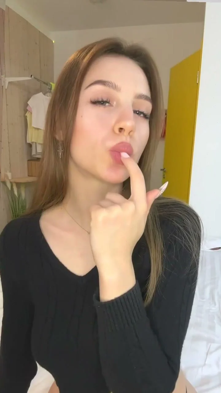 🔞 fat ass wet slut riding cock shaved pussy nude 🍑💦 OF main image