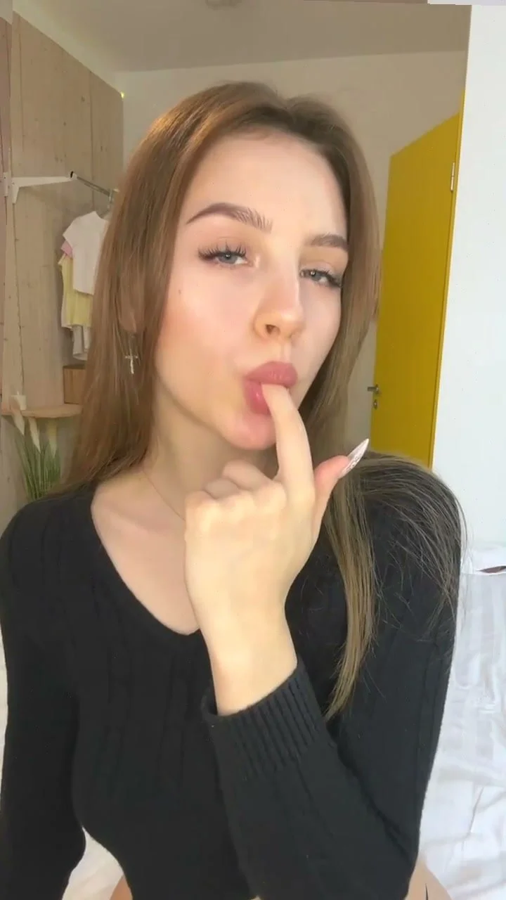 🔞 fat ass wet slut riding cock shaved pussy nude 🍑💦 OF image 5