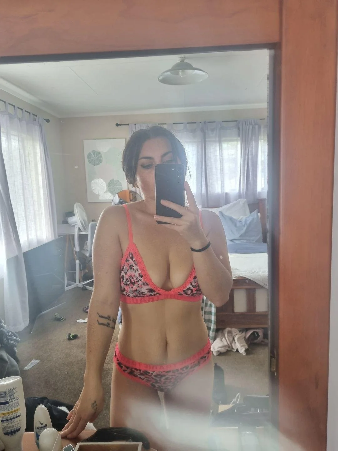 Zarah. Download and DM your favorite pic image 11