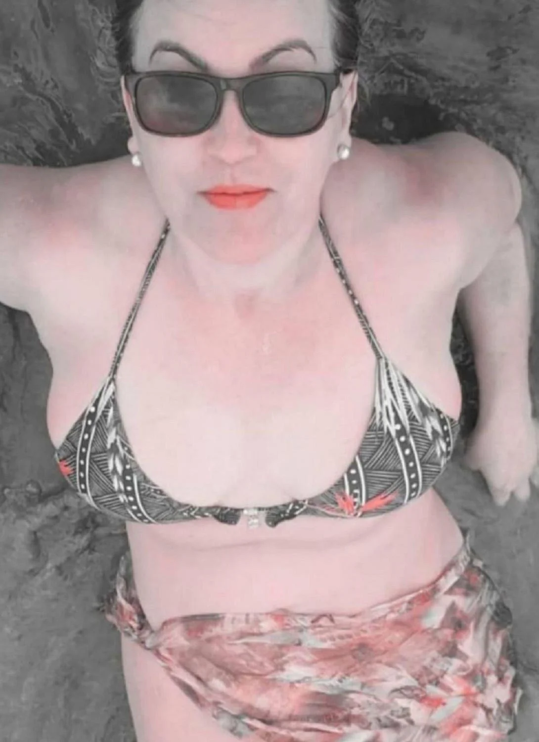 Amelia slutty milf image 2