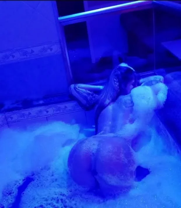 Shi una rubia trolita del oeste que vendió conté en su momento terrible orto 🔥🍑💵 image 10