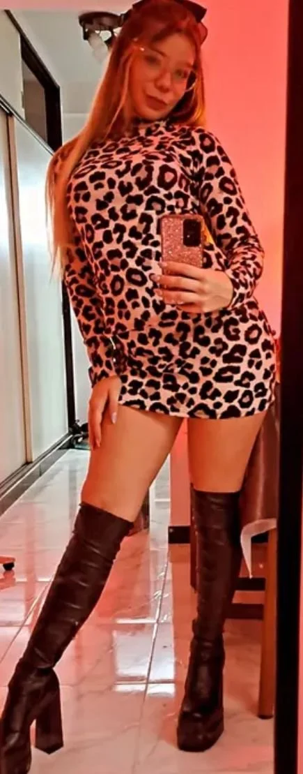 Shi una rubia trolita del oeste que vendió conté en su momento terrible orto 🔥🍑💵 image 14