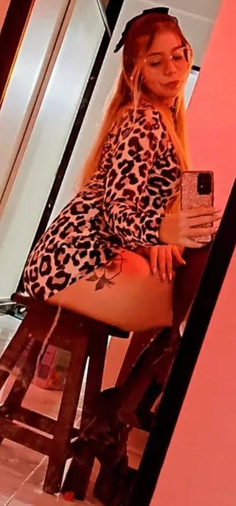Shi una rubia trolita del oeste que vendió conté en su momento terrible orto 🔥🍑💵 image 17