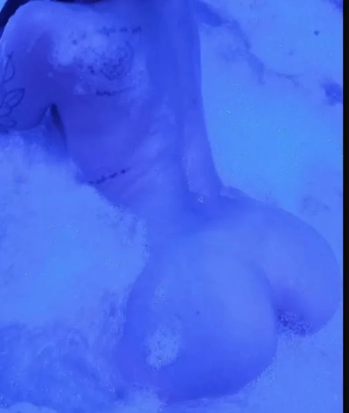 Shi una rubia trolita del oeste que vendió conté en su momento terrible orto 🔥🍑💵 image 3
