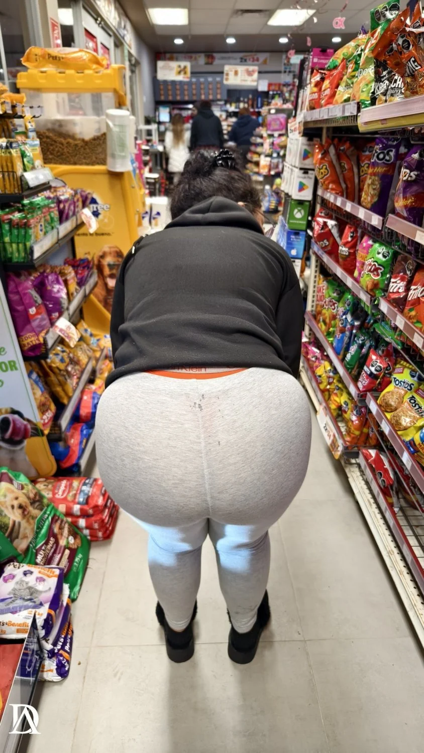 Always goin never know what my Aunt can be wearing... main image