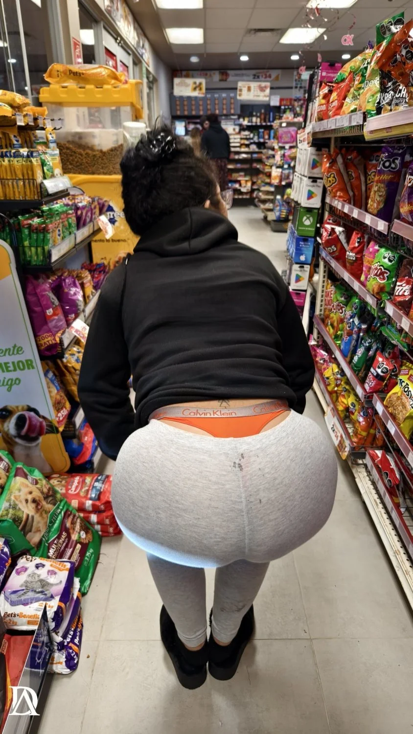Always goin never know what my Aunt can be wearing... image 4