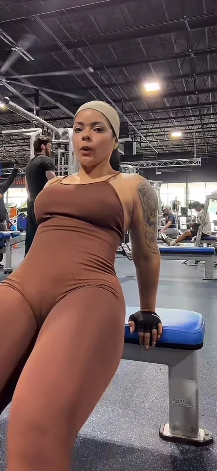 Sexy gym girls image 24