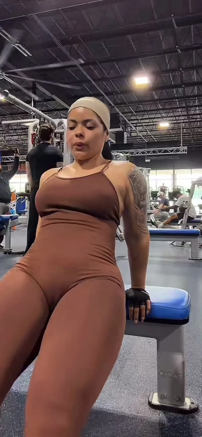 Sexy gym girls image 26