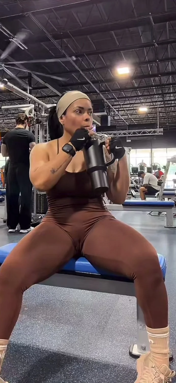 Sexy gym girls image 29