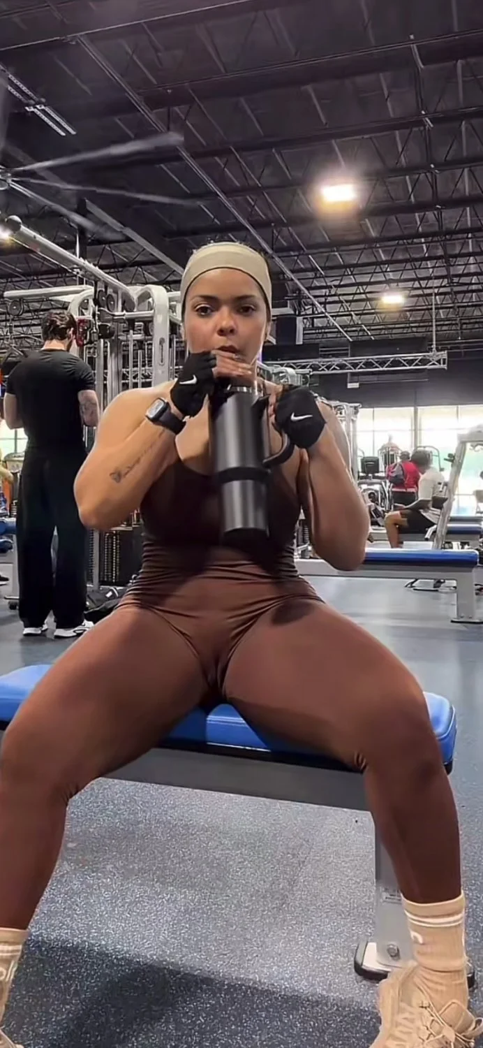 Sexy gym girls image 30