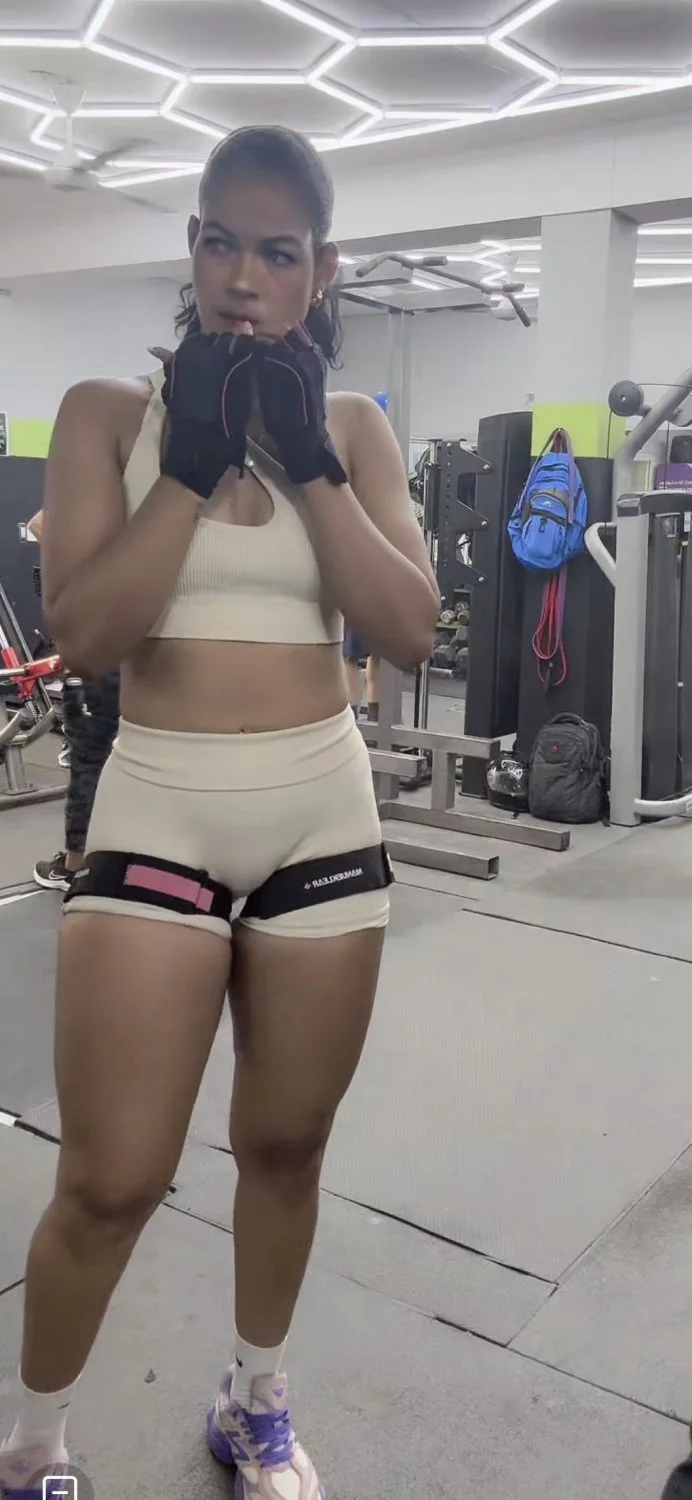 Sexy gym girls image 32