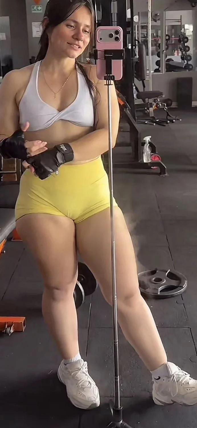 Sexy gym girls image 36