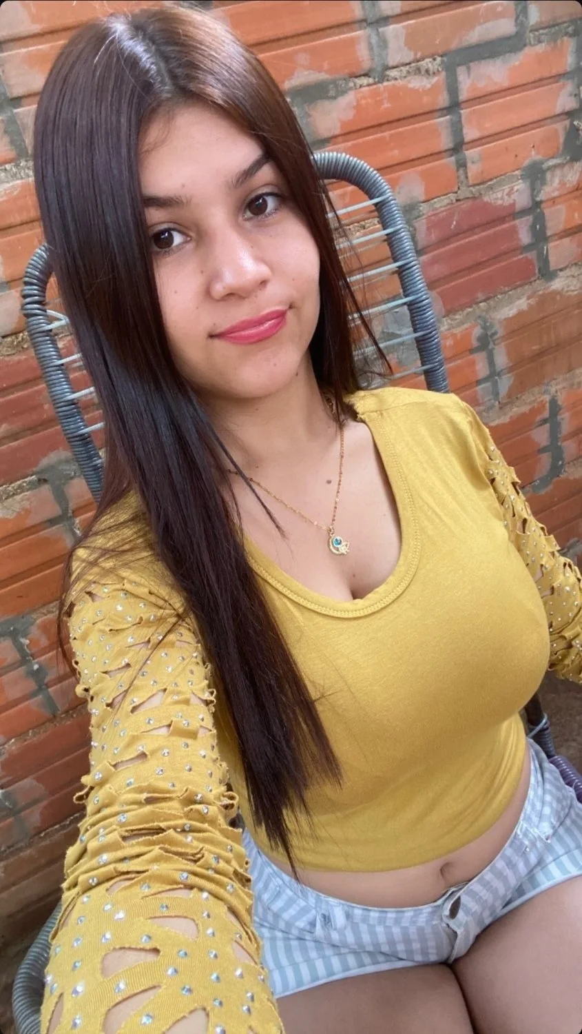 🤤 Puta caliente mega tetona 💦 image 4