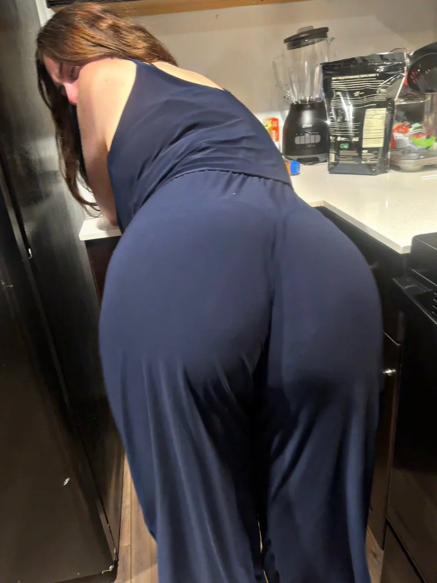Pawg madastra te atrapa y te deja follarla y usarla 100% anal main image