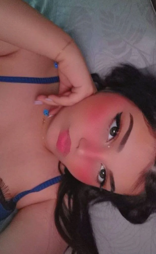 His daughter is a beautiful, dark-skinned Arab woman with a soft chest. image 3