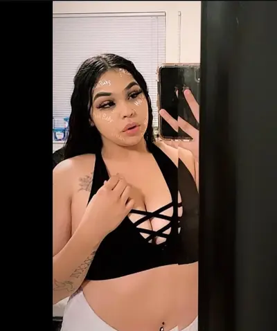 Latina pussy😫 cover image