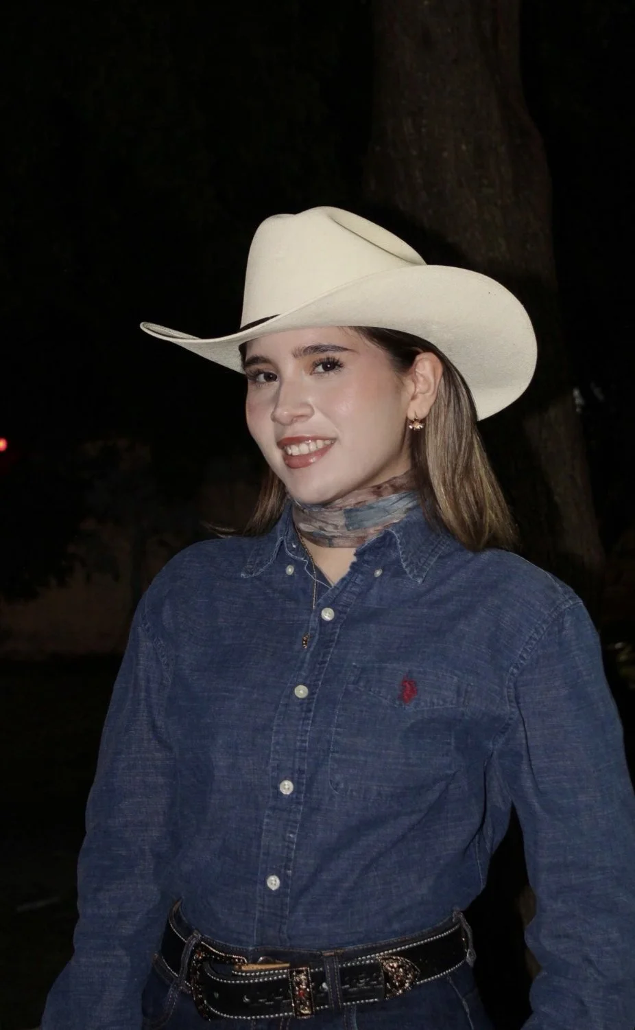 Karla the whore - share everywhere image 8