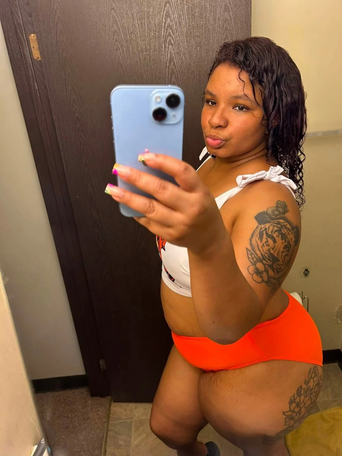 Made for gooning 💦🍆 And going balls deep ! image 14