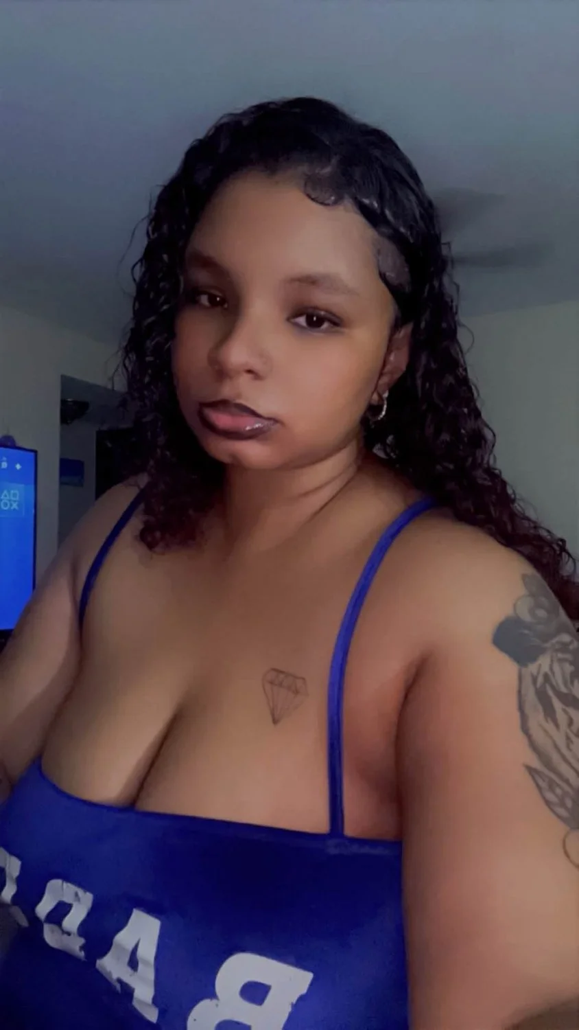 Made for gooning 💦🍆 And going balls deep ! image 16