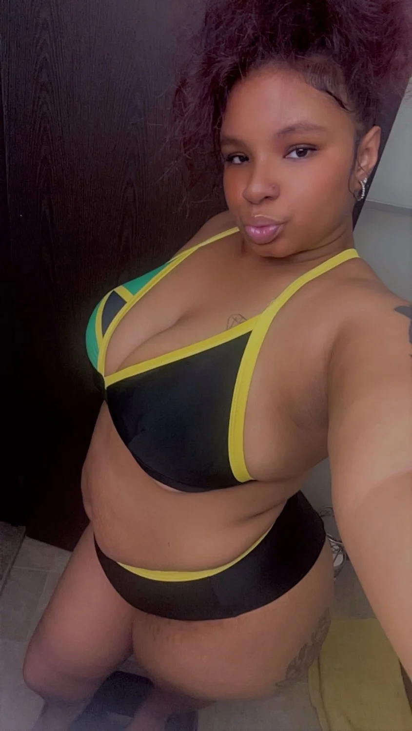 Made for gooning 💦🍆 And going balls deep ! image 21
