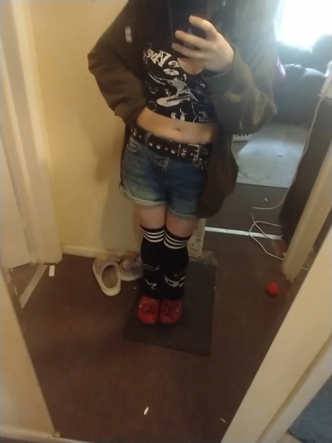 Zoe 18 image 4