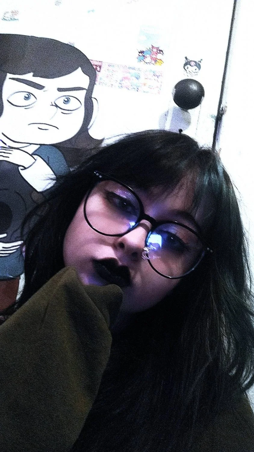 Zoe 18 image 5