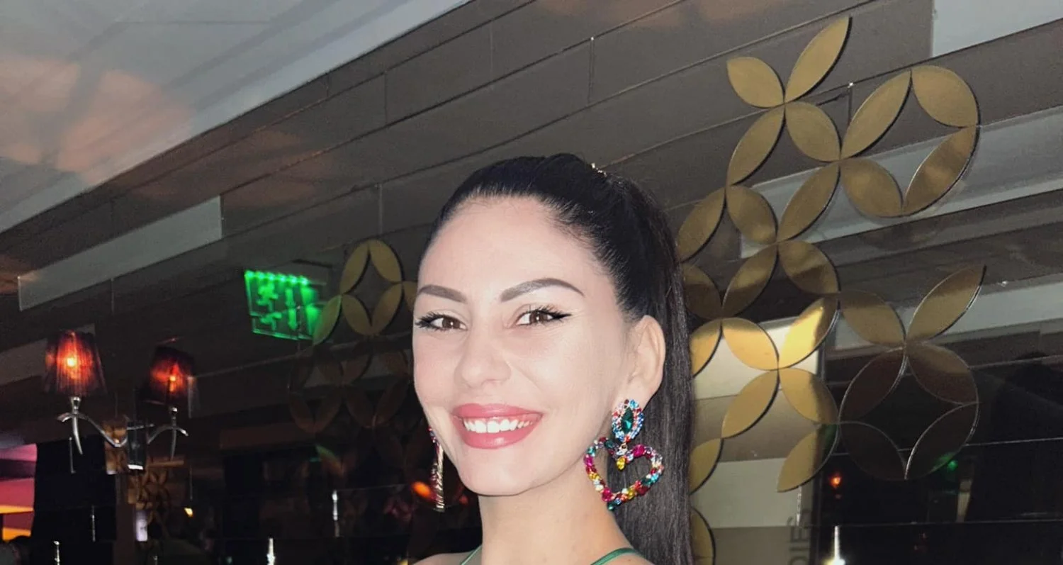 Iguana - Beautiful face with tied hair image 21