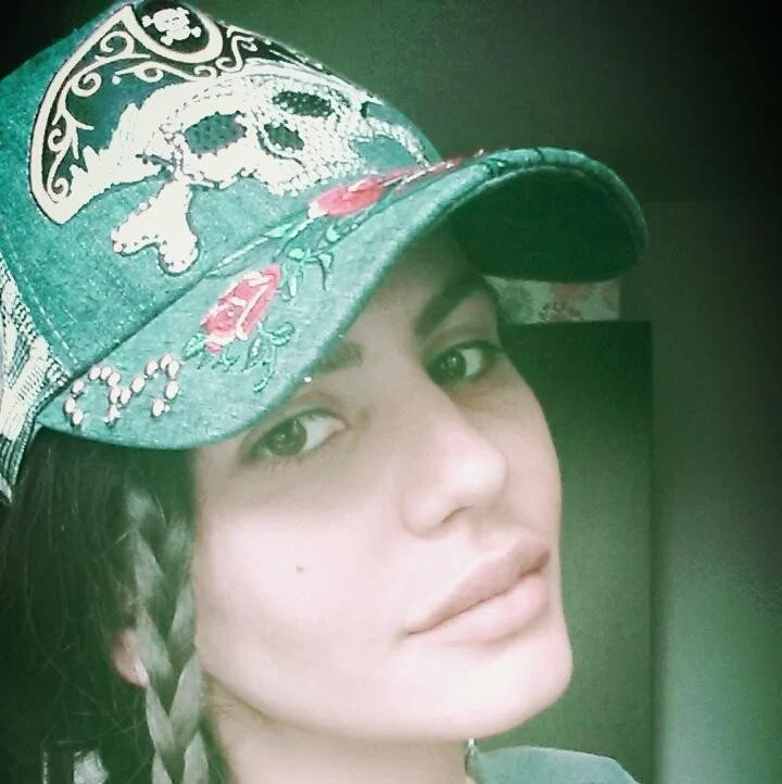Iguana - Beautiful face with tied hair image 26