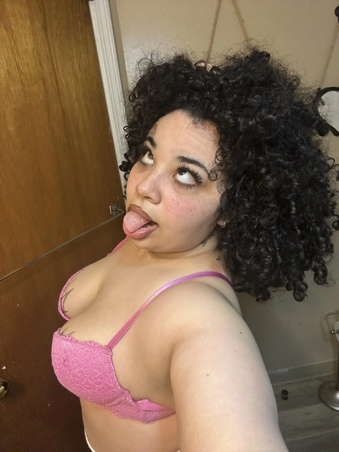 Sevvynnn2teaa suckin dick image 2