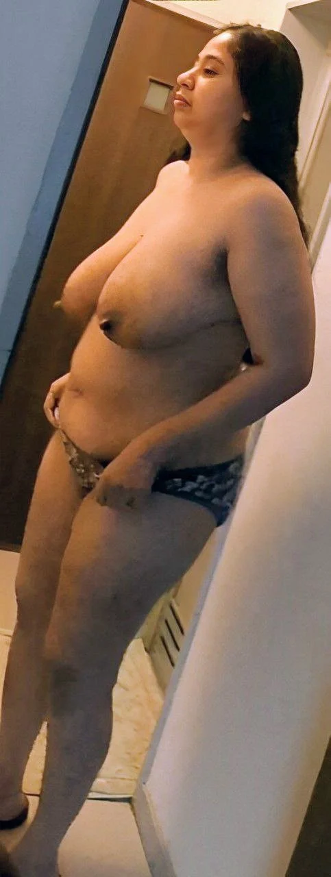 Lara image 20