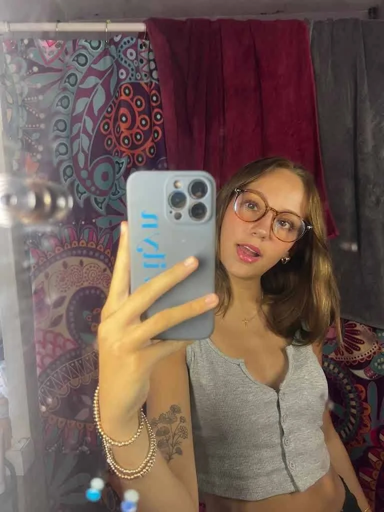 Pyt white girl image 6