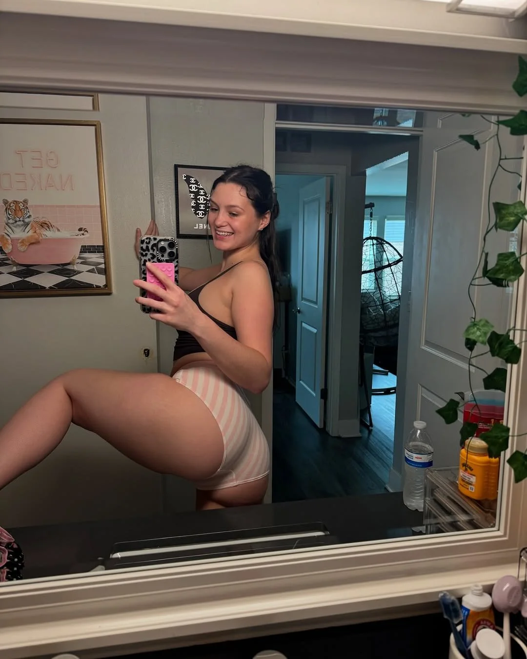 Hottie main image