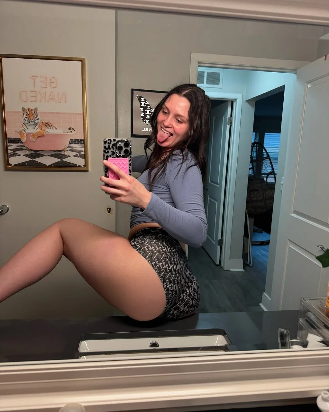 Hottie image 2