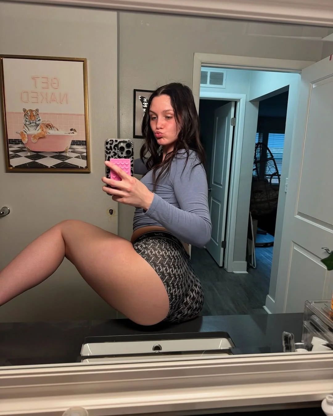 Hottie image 4