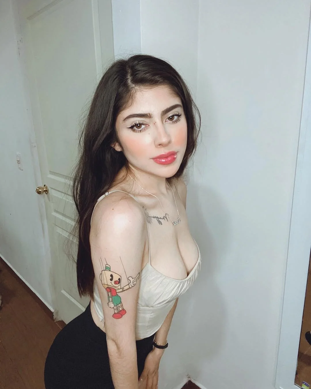 busty daniela is a top tier puta latina image 1