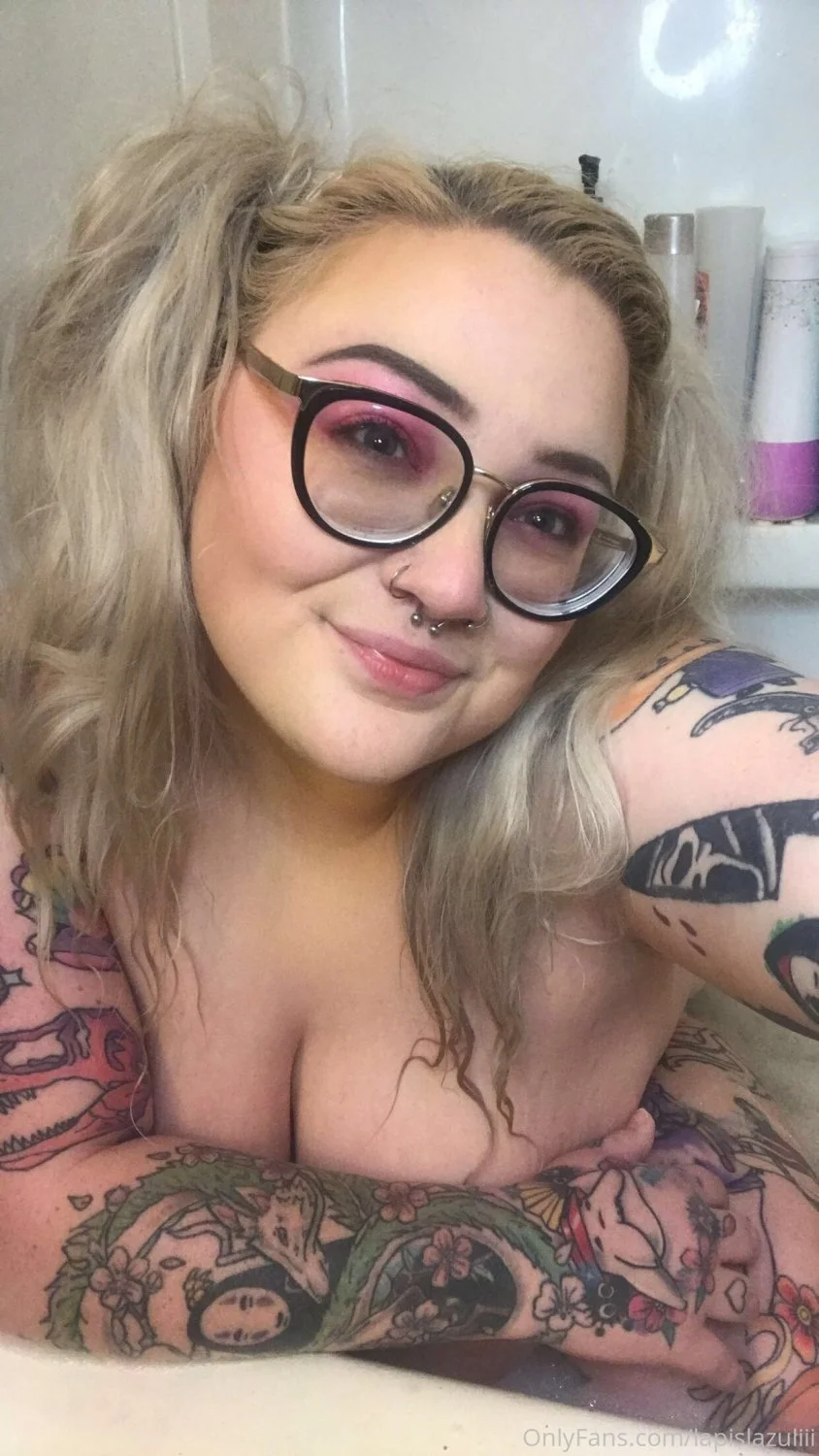 FAT BITCH WITH FAT DICK GETS BACKSHOTS image 5