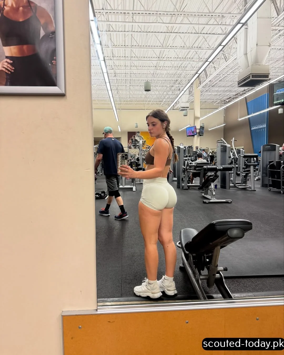 Blonde Fit Girl image 4