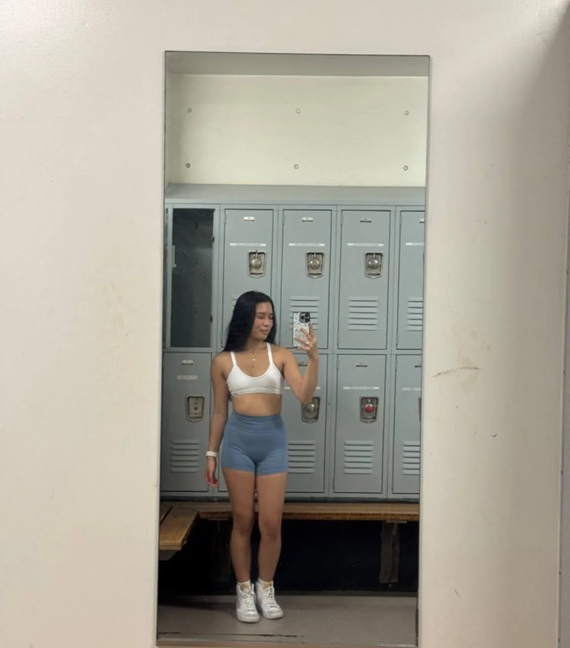 Sexy gym Asian babe (repost) image 3