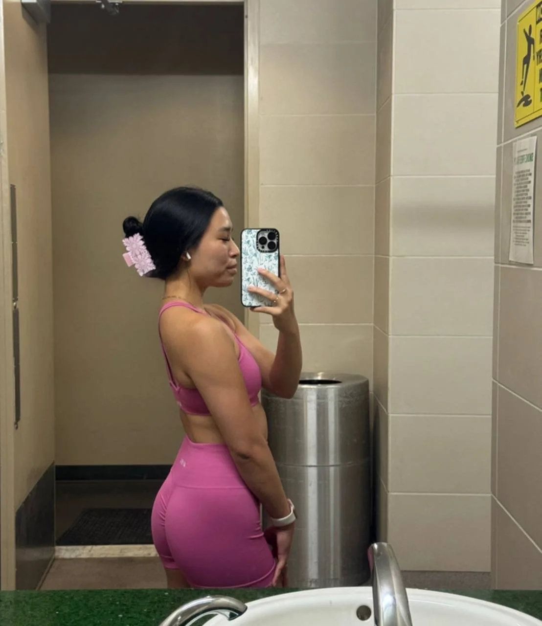 Sexy gym Asian babe (repost) image 6