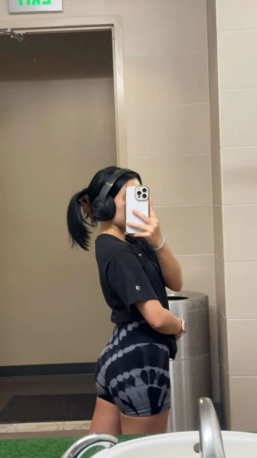 Sexy gym Asian babe (repost) image 8