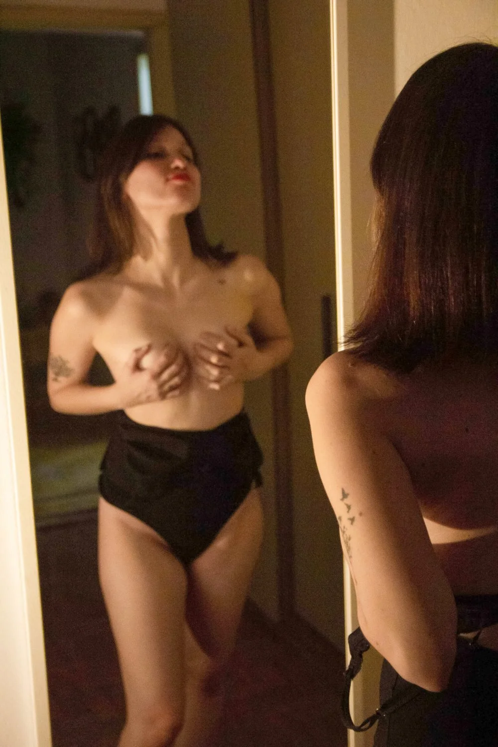 Ela se sentindo muito gostosa image 29