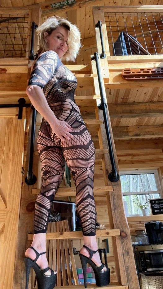 Hot milf body Alexandria Coblentz image 6