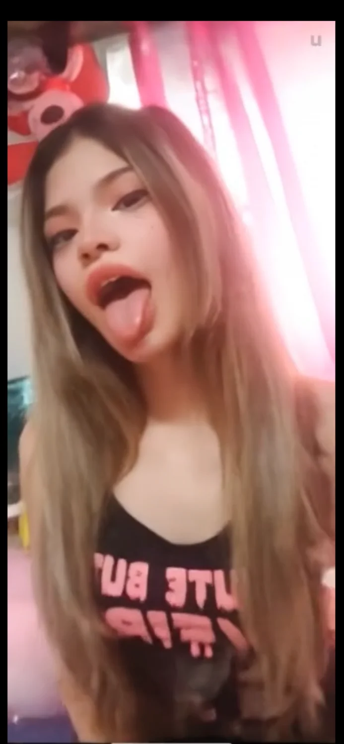 g@l@x¥g33k1177 fucked and dominated by a big dick image 6