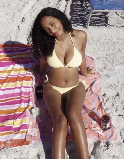 Kik slut Beyonce, 19 FL, rides dick well cover image