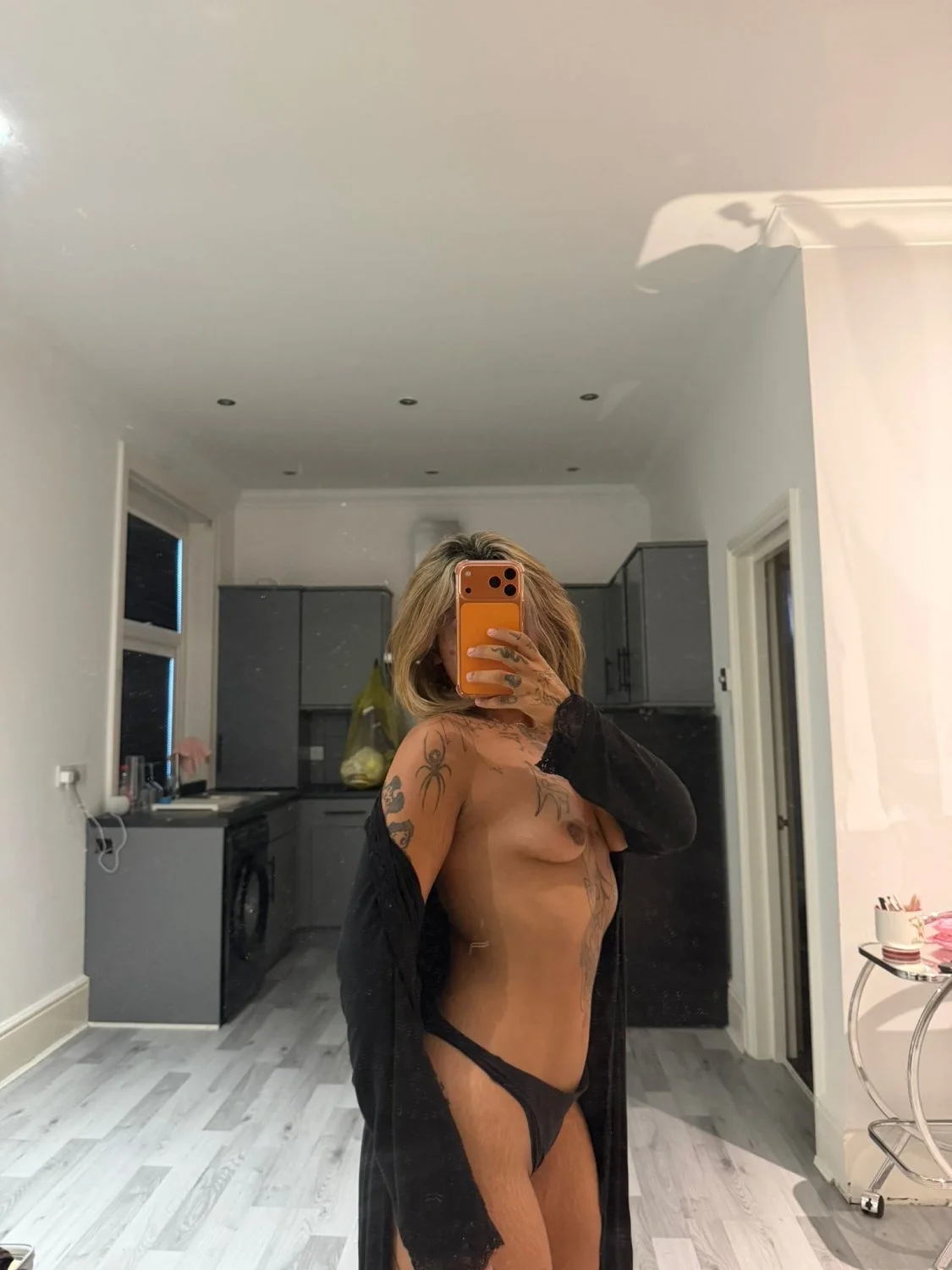 Face tatted ass flexing baddie image 4