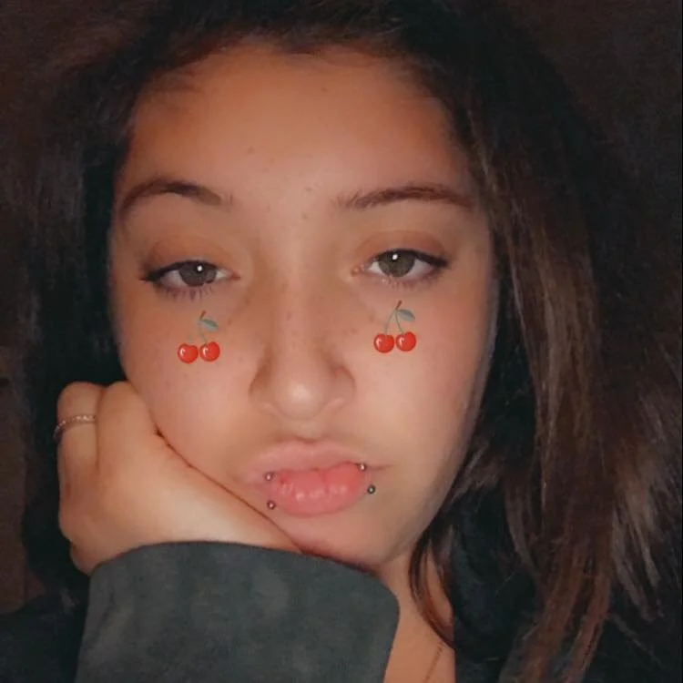 -getting his girl to suck my thumb and post it on her Snapchat story- image 2