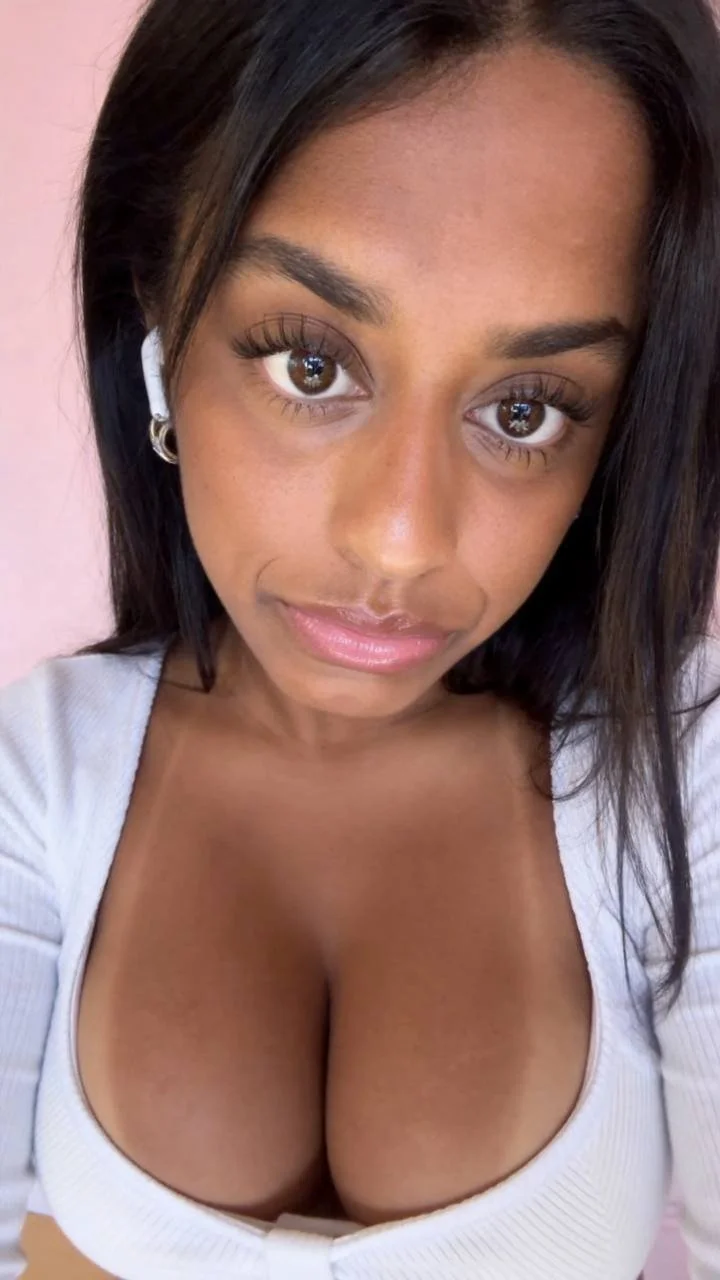 I'm obsessed! Help me find her nude content image 1