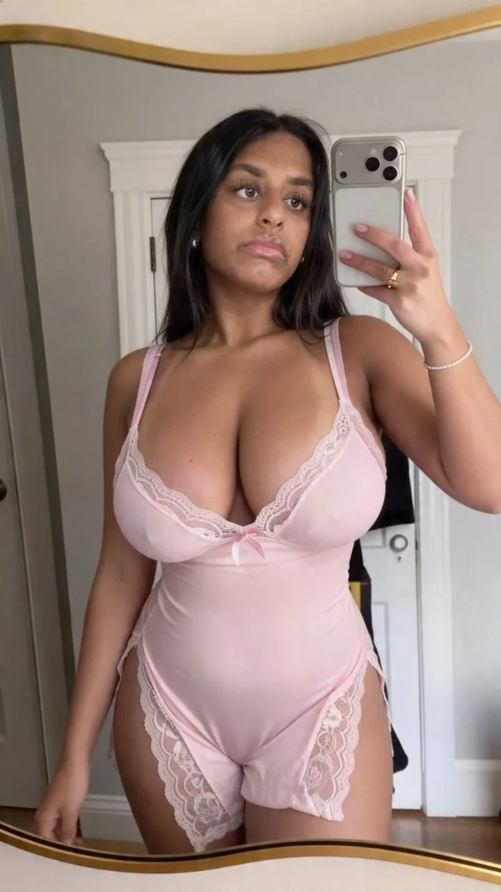 I'm obsessed! Help me find her nude content image 2