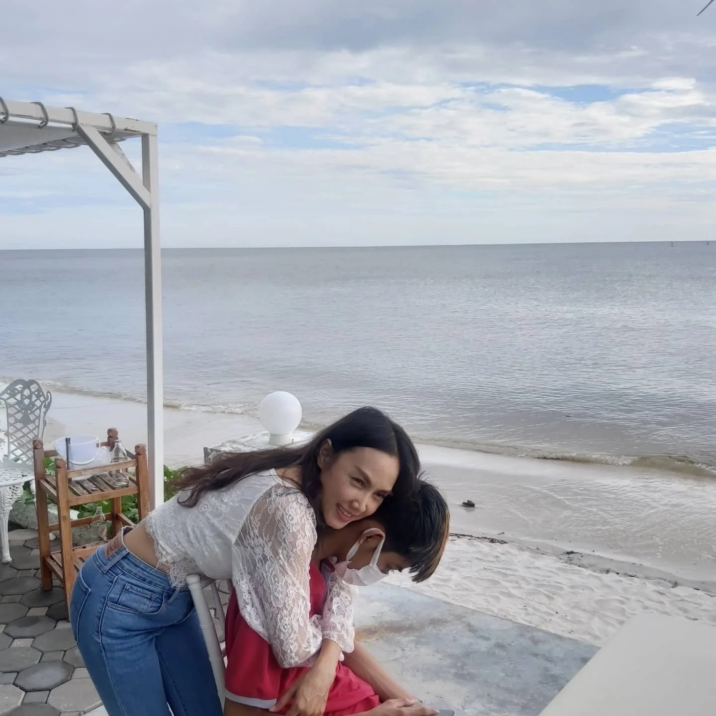 Thai schoolteacher-mom's affair with her student image 12