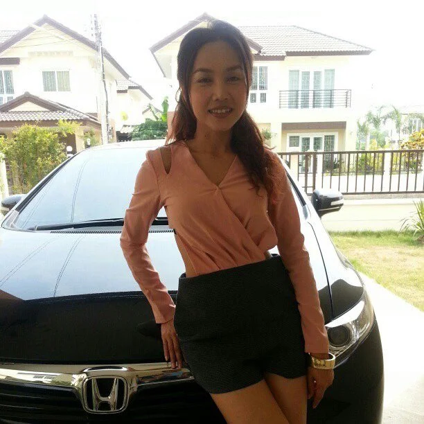 Thai schoolteacher-mom's affair with her student image 13